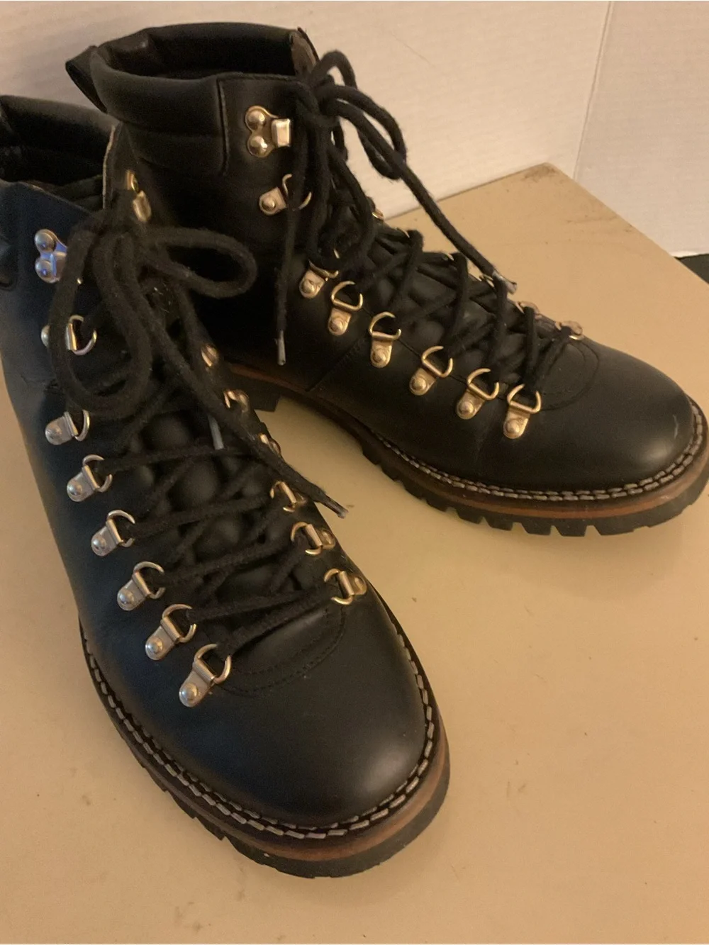 T A F T men’s black leather combat hiking Viking boots US 9